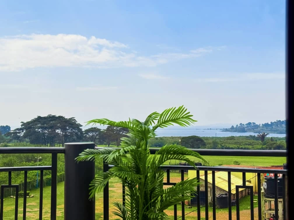 Suite with Lake View