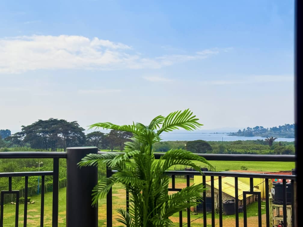 Suite with Lake View #2